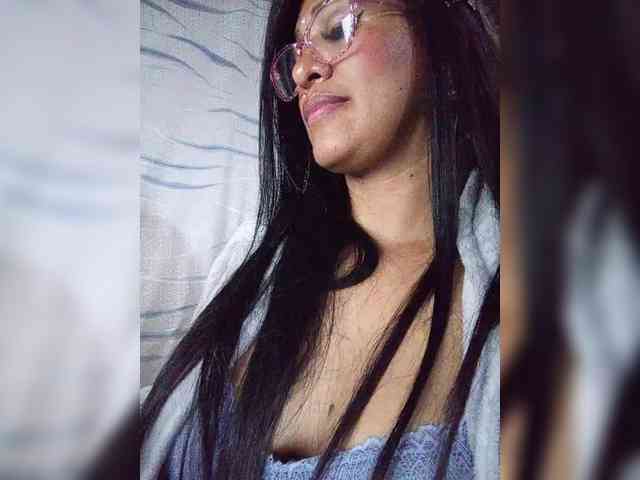 Letty33 webcam
