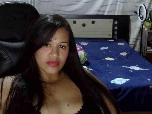 Letty33 webcam