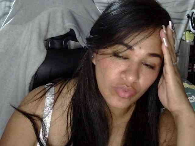 Letty33 webcam