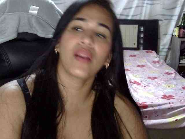 Letty33 webcam