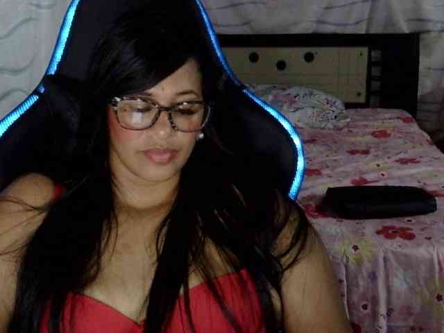 Letty33 webcam