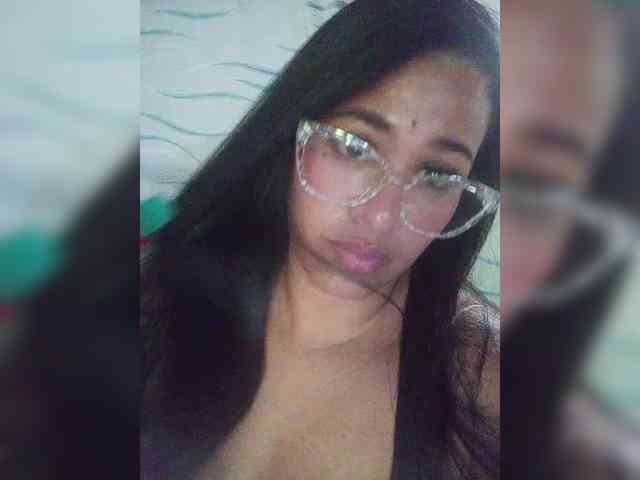 Letty33 webcam