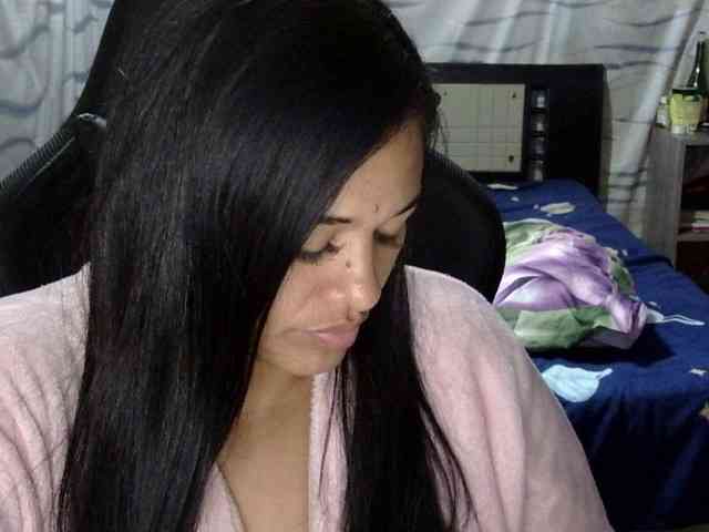 Letty33 webcam