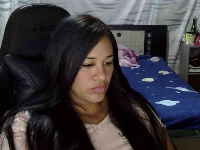 Letty33 webcam