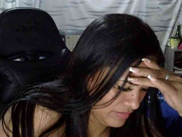 Letty33 webcam
