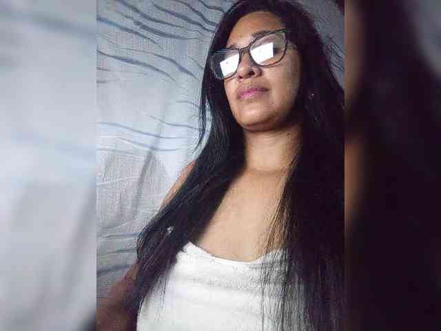 Letty33 webcam