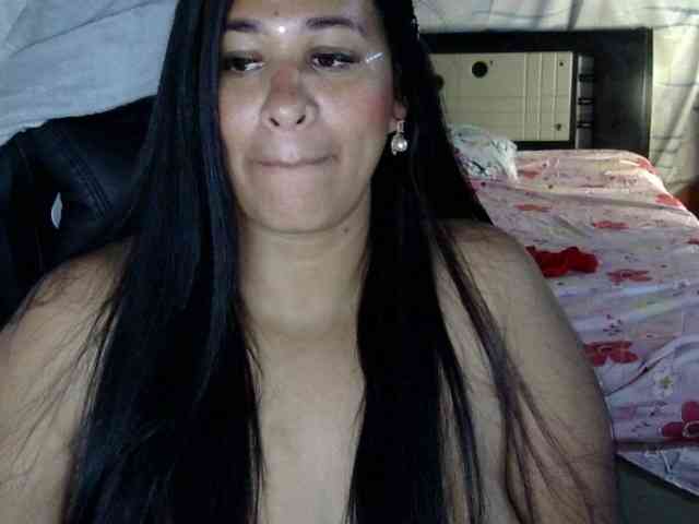 Letty33 webcam