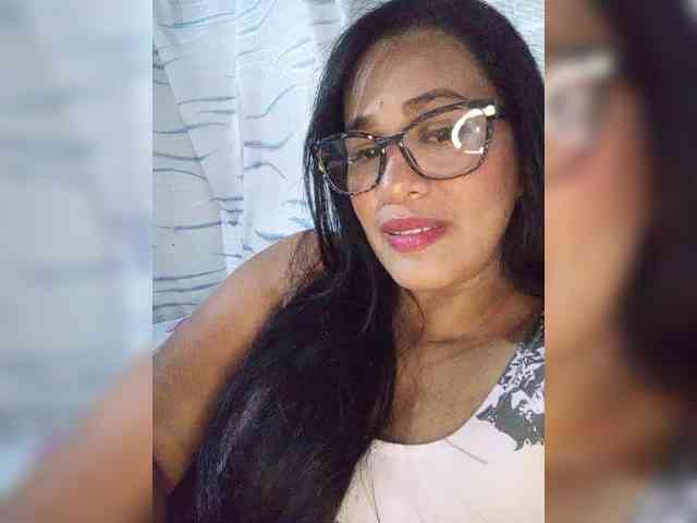 Letty33 webcam