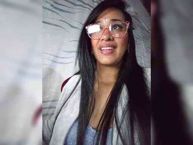 Letty33 webcam