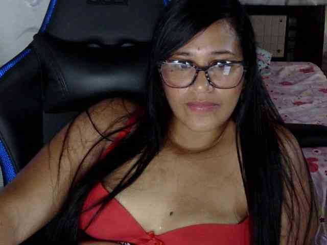 Letty33 webcam