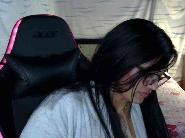 Letty33 webcam