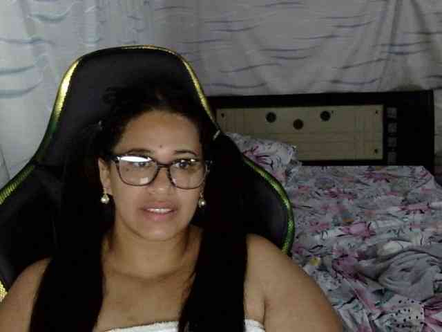Letty33 webcam