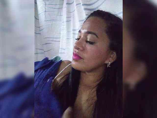 Letty33 webcam