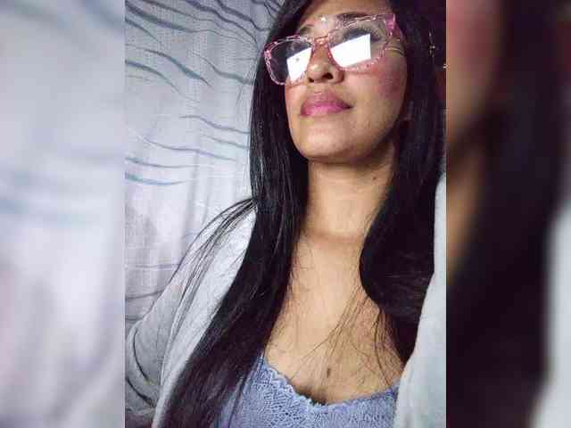 Letty33 webcam