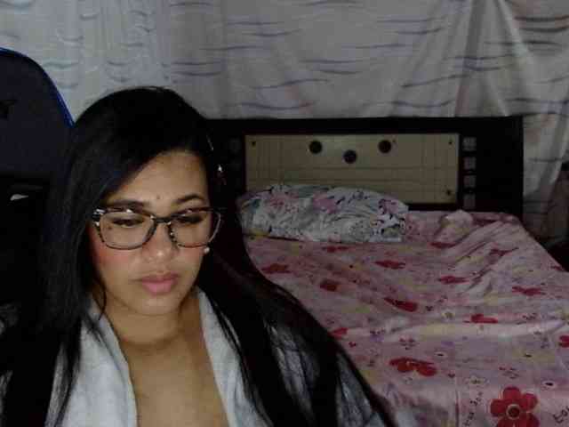 Letty33 webcam