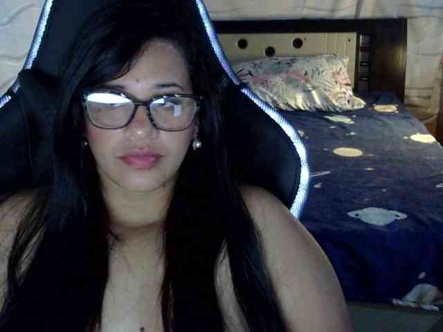 Letty33 webcam