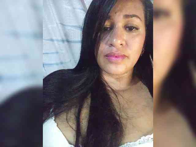 Letty33 webcam