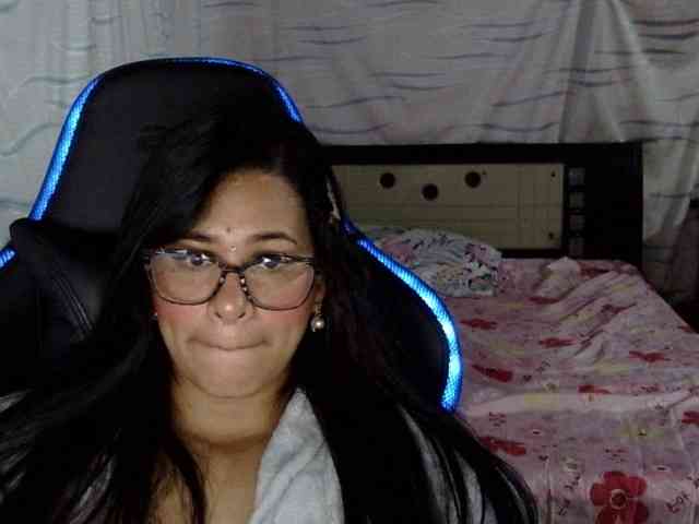 Letty33 webcam