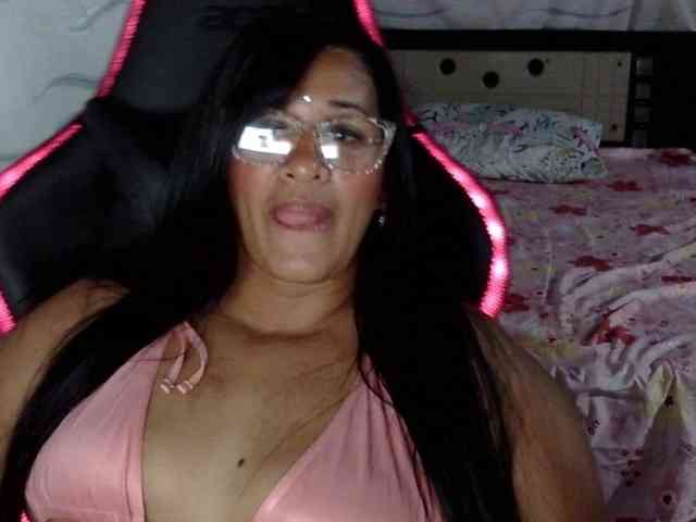 Letty33 webcam