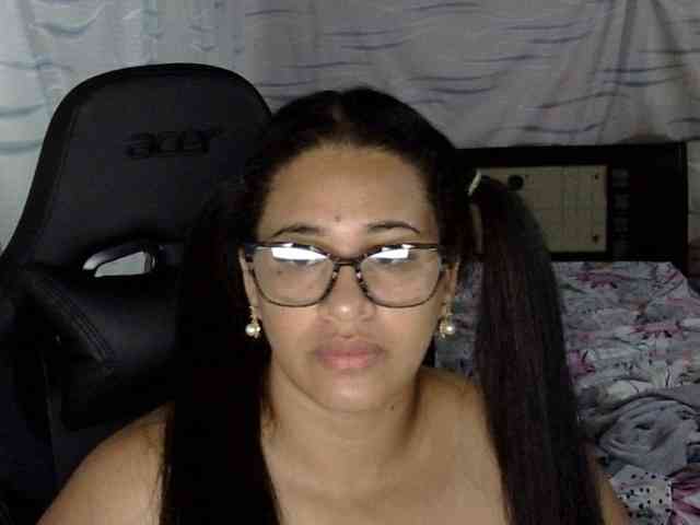 Letty33 webcam