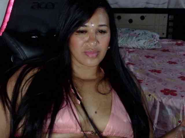 Letty33 webcam