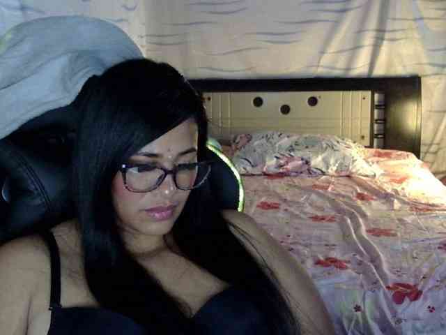 Letty33 webcam