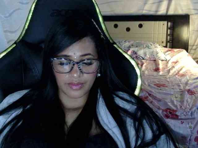 Letty33 webcam