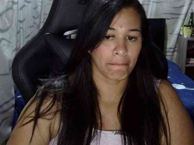 Letty33 webcam