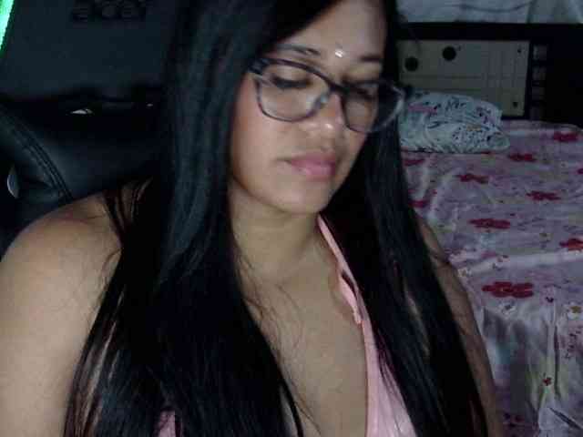 Letty33 webcam