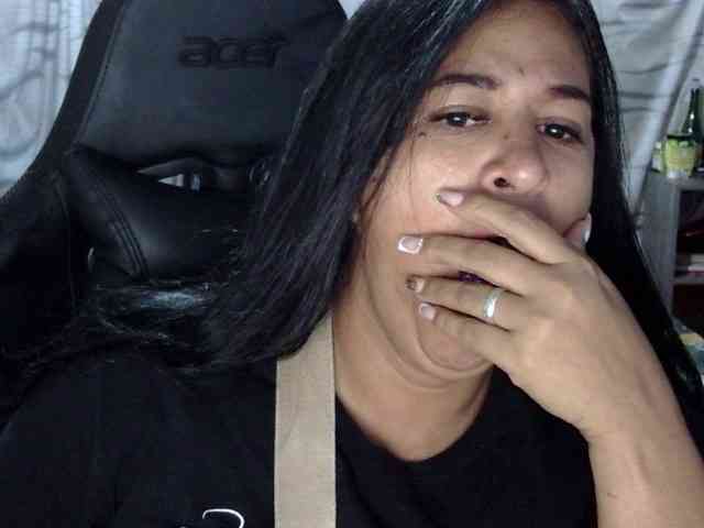 Letty33 webcam