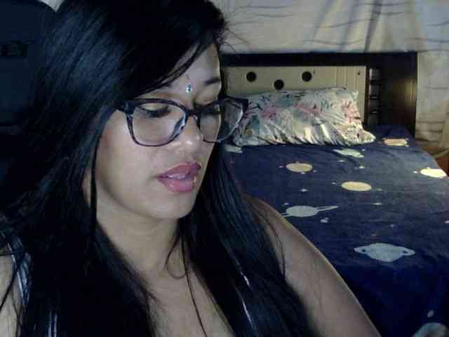 Letty33 webcam