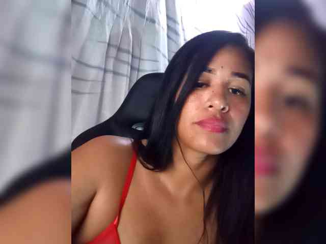 Letty33 webcam