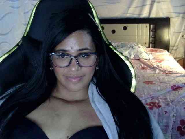 Letty33 webcam