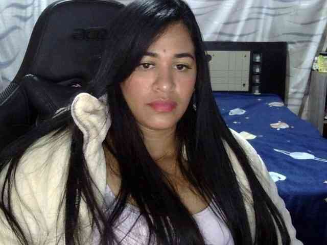 Letty33 webcam