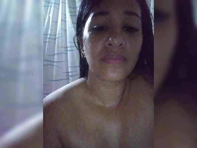 Letty33 webcam