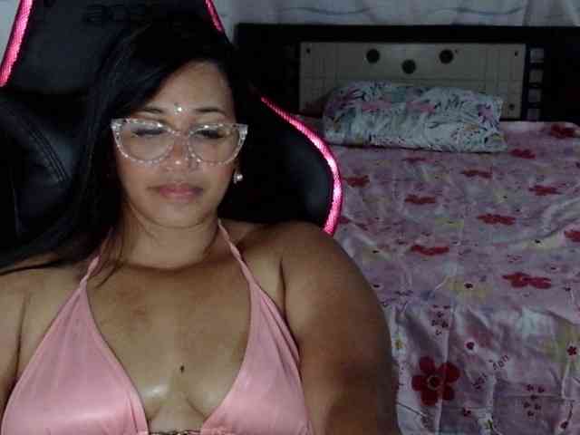 Letty33 webcam