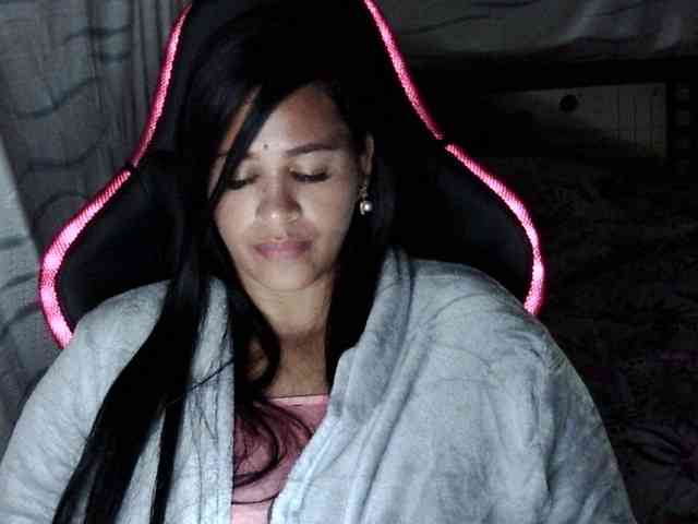 Letty33 Live Webcam on BongaCams