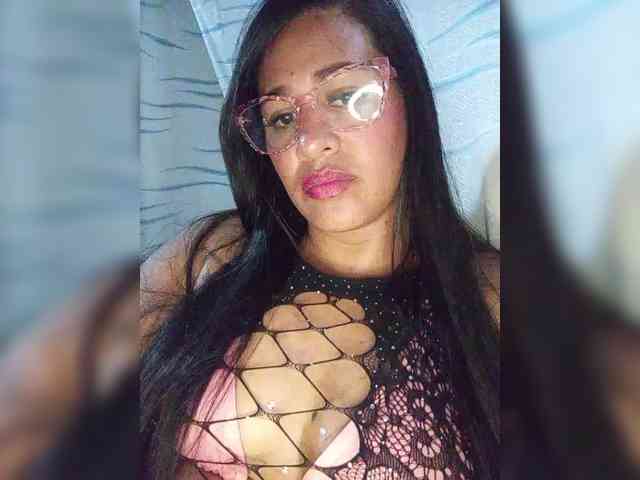 Letty33 webcam