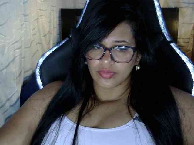 Letty33 webcam