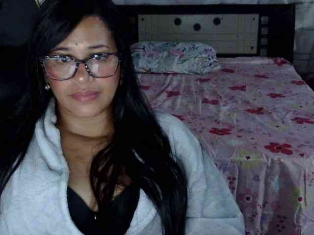 Letty33 webcam