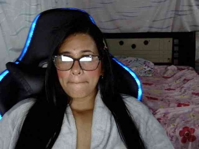 Letty33 webcam