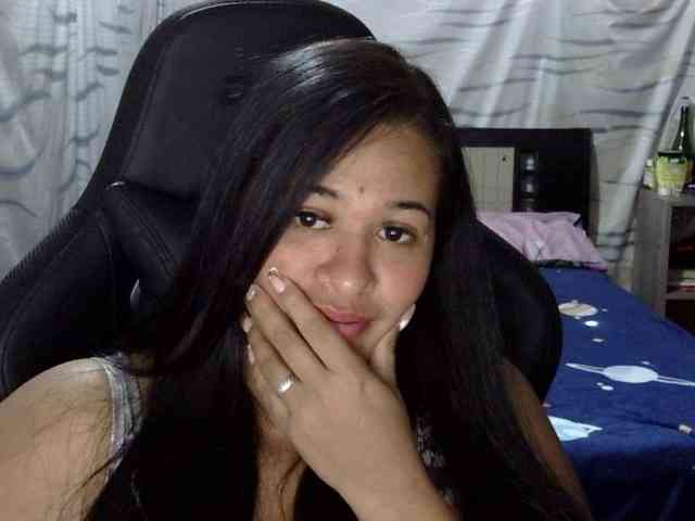 Letty33 webcam