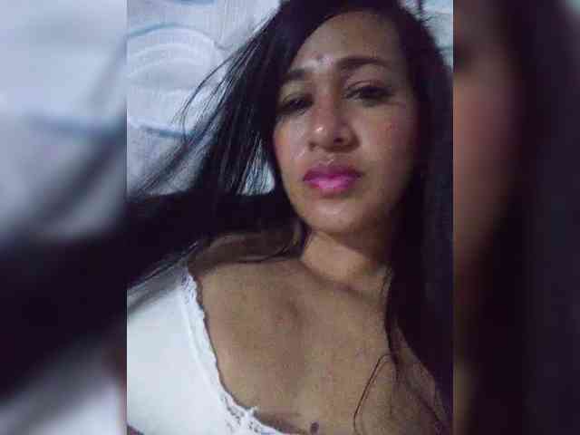 Letty33 webcam