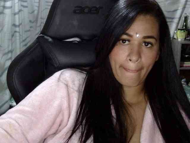 Letty33 webcam