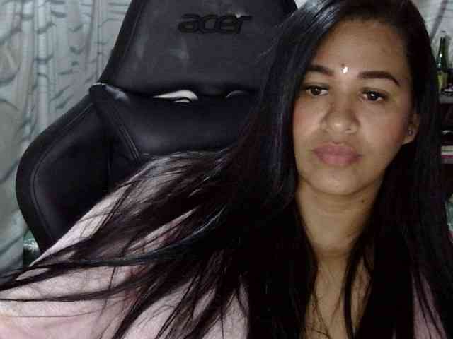 Letty33 webcam