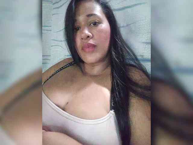 Letty33 webcam