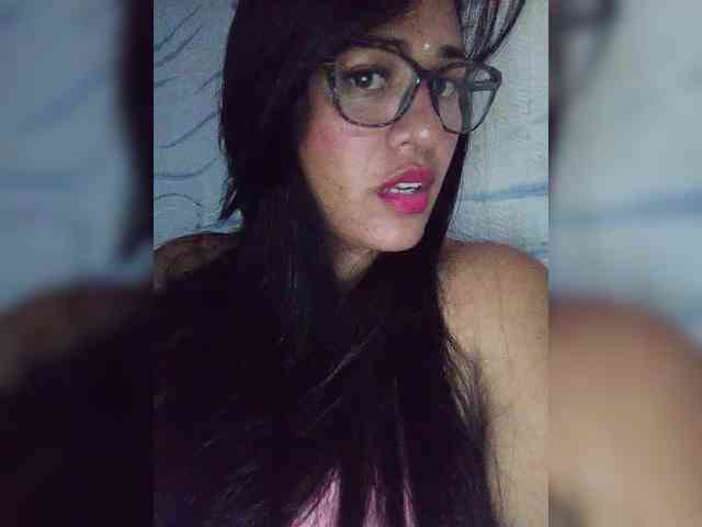 Letty33 webcam