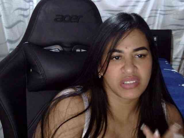Letty33 webcam
