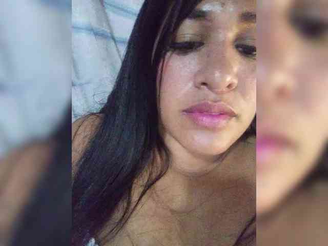Letty33 webcam