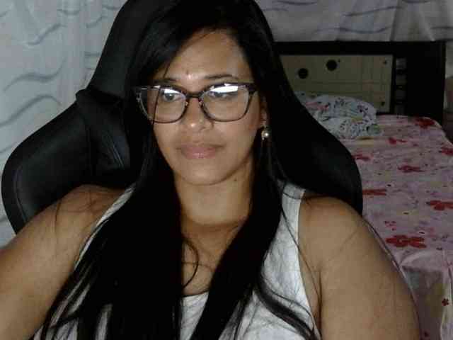 Letty33 webcam